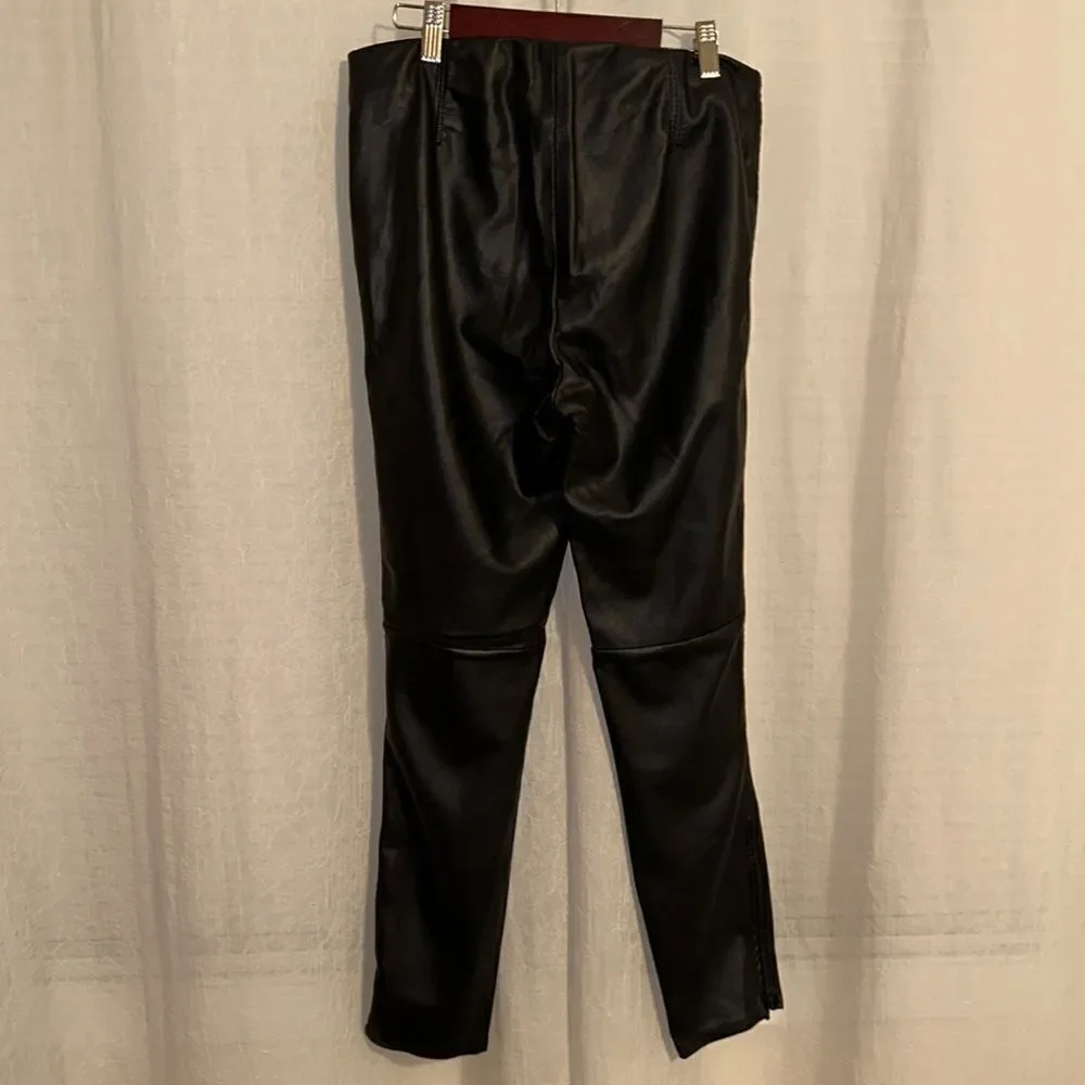 free people 6 Vegan Leather Black Stretch Zip Ankle  Elastic Waist Moto Legging